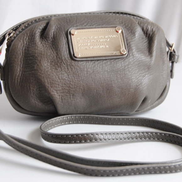 Marc By Marc Jacobs Handbags - Marc by Marc Jacobs Grey Leather Crossbody Purse